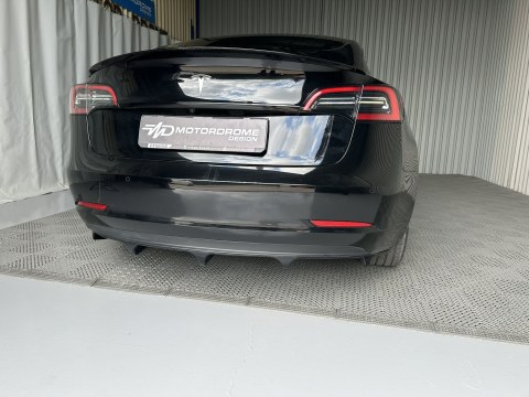 Rear Diffuser Tesla Model 3 -  Rear Diffuser Tesla Model 3 -