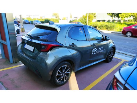 Roof Spoiler Toyota Yaris Mk4 (2020-) -  Roof Spoiler Toyota Yaris Mk4 (2020-) -