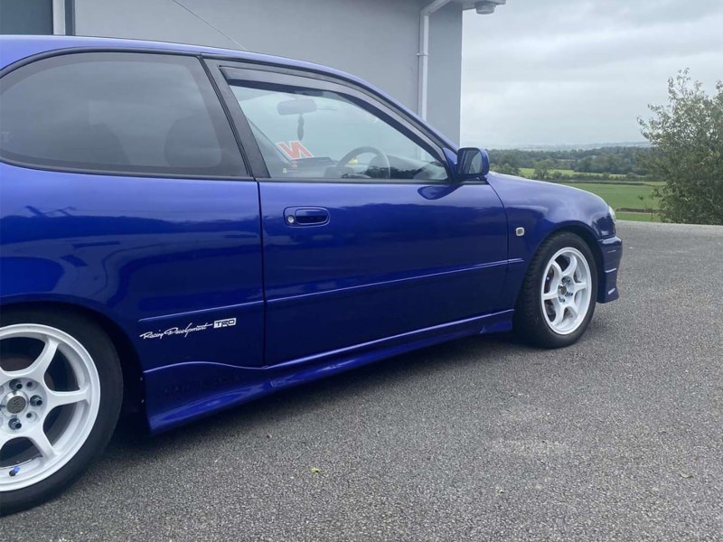 Μαρσπιέ Toyota Corolla Mk8 (1995-2000) Μαρσπιέ Toyota Corolla Mk8 (1995-2000)