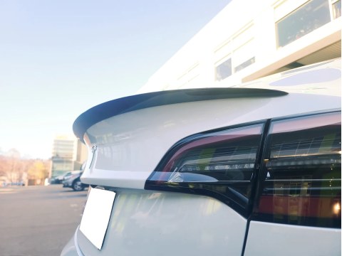 Αεροτομή Tesla Model 3 - 