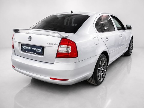 Αεροτομή Skoda Octavia Mk2 RS Style (2004-2012)