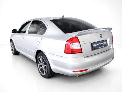 Αεροτομή Skoda Octavia Mk2 RS Style (2004-2012)