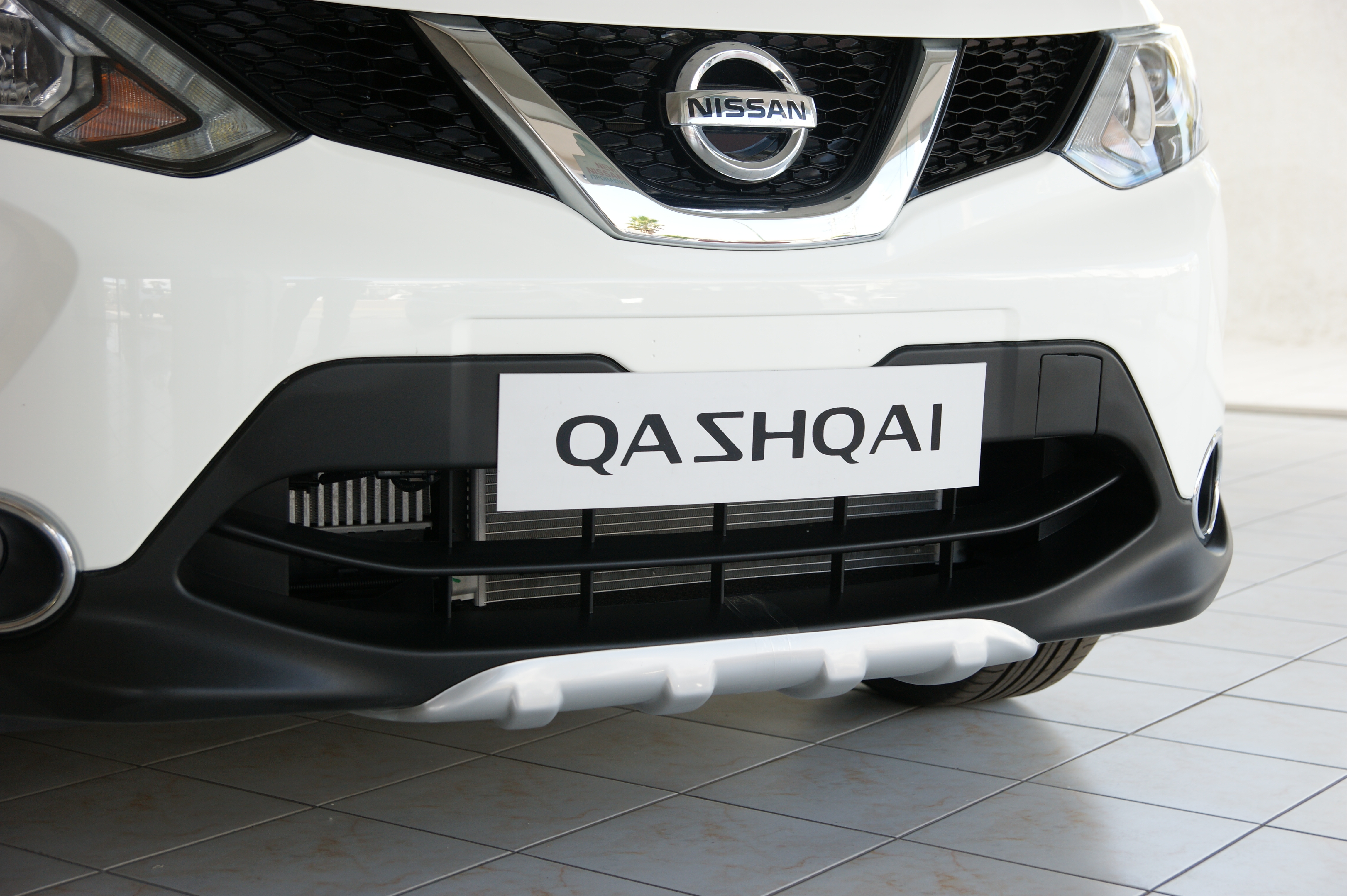 AUTOELEGANCETUNING - AUTOELEGANCETUNING - Diffusore posteriore con sensori Nissan  Qashqai J10 (2007-2009)